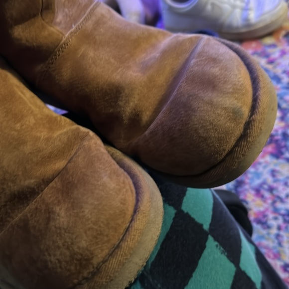Uggs - Picture 4 of 5